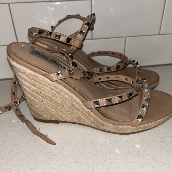 Steve Madden stud wedges size 9 - Picture 4 of 6
